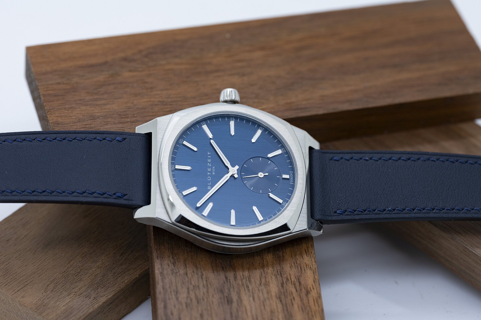 Blütezeit No. 2.1 dress watch with a black guilloché dial and small seconds display