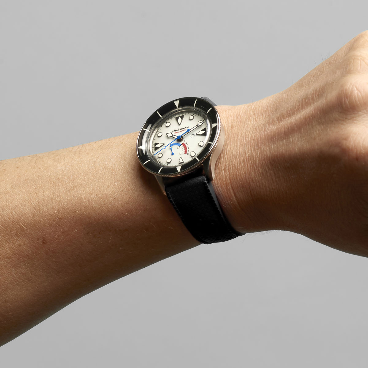 Albishorn Marinagraph Classic Fume worn on the wrist