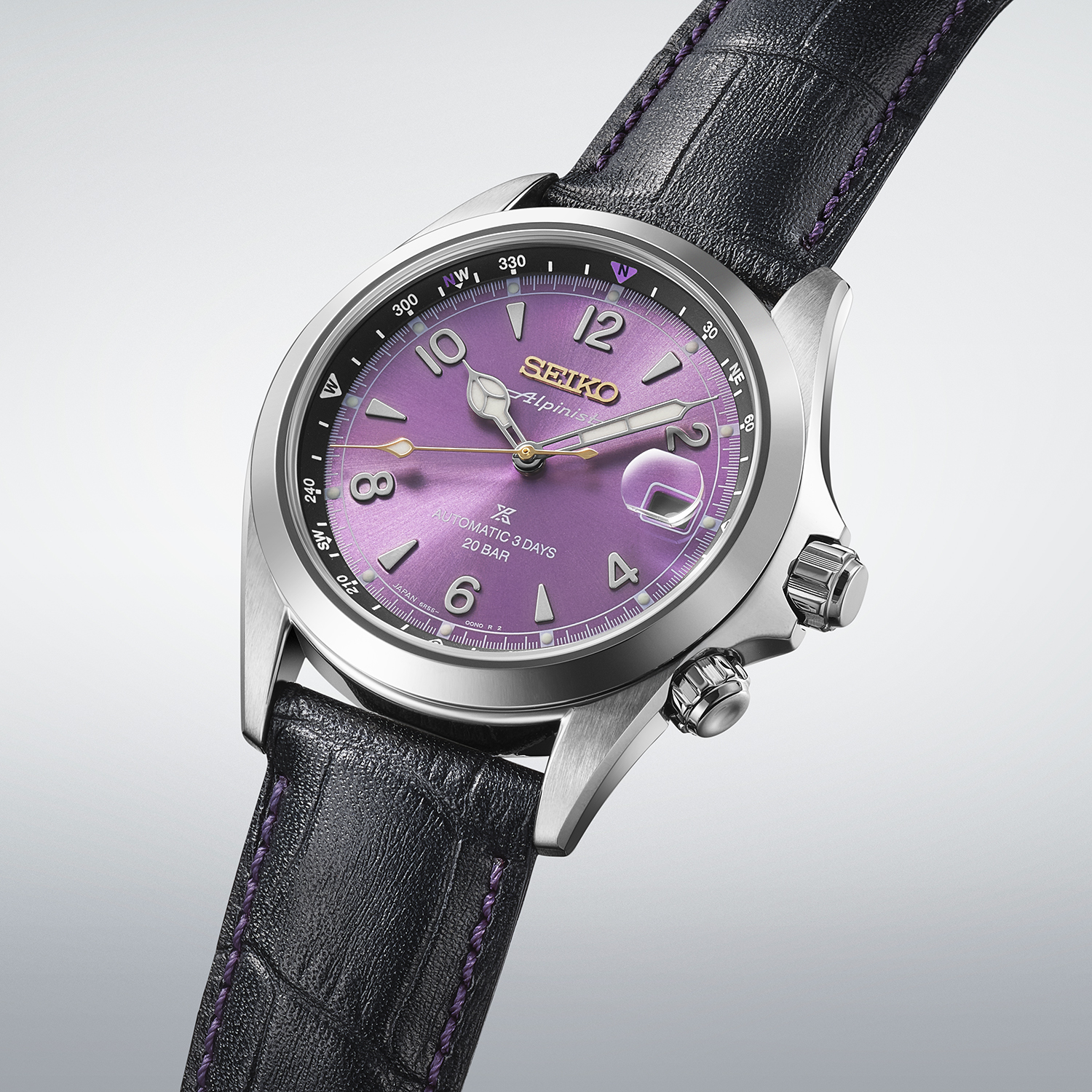 Close three-quarter view of the Seiko Prospex Alpinist HBC006J1